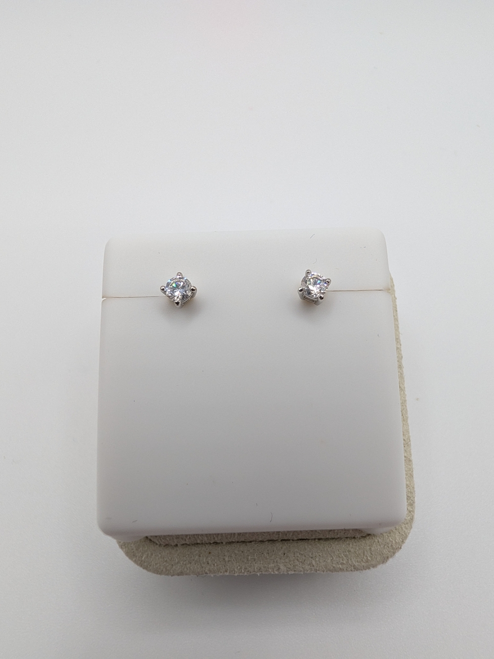 â925 Sterling Silver Moissanite Stud Earrings 0.25 CTW Solitaire